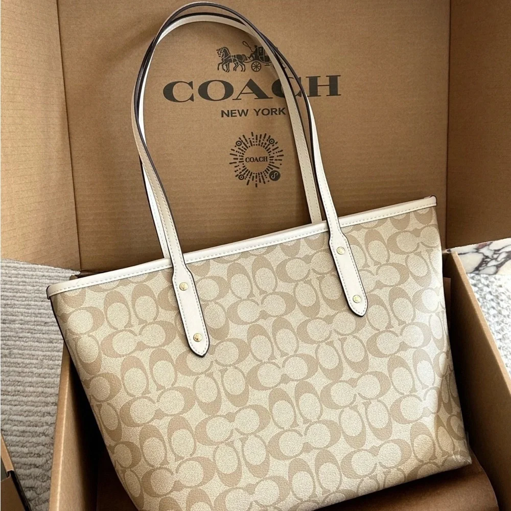 Coach Large Tote Bag Canvas Shopping Bag Everyday Carryall - Picture 2 of 9